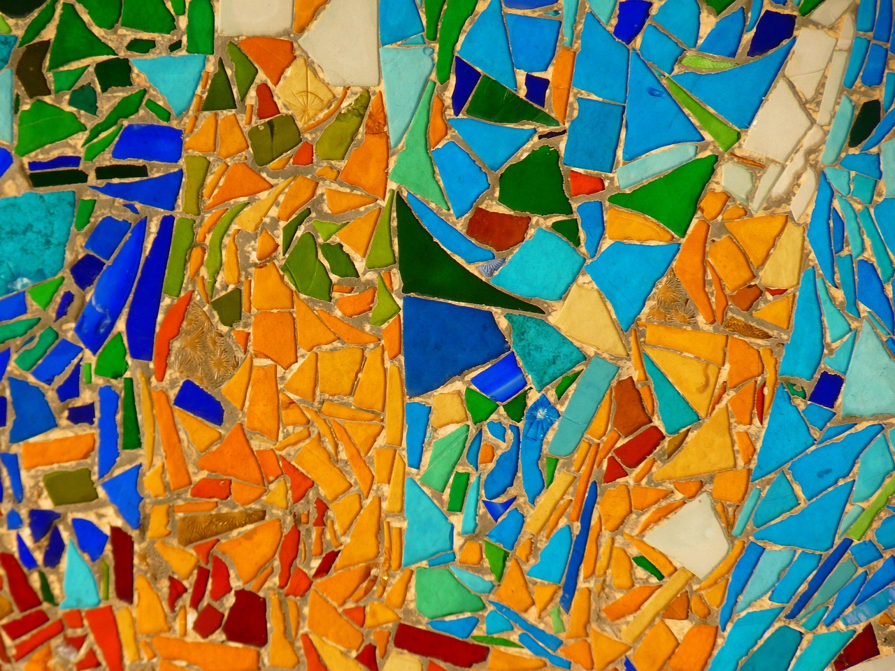 How to recycle broken pottery into beautiful mosaics